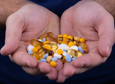 Addiction aux médicaments : quels sont les risques et comment se sevrer ?