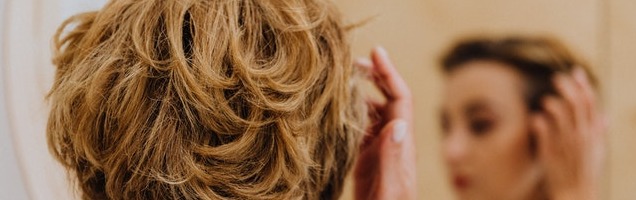 Quels traitements peuvent causer la chute des cheveux ? - Carenity