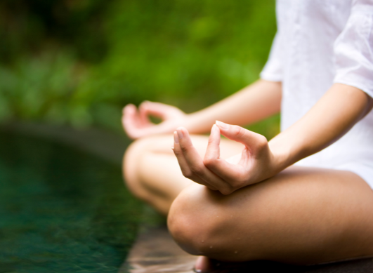 Méditation et maladies chroniques : guide pour apaiser le corps et l’esprit
