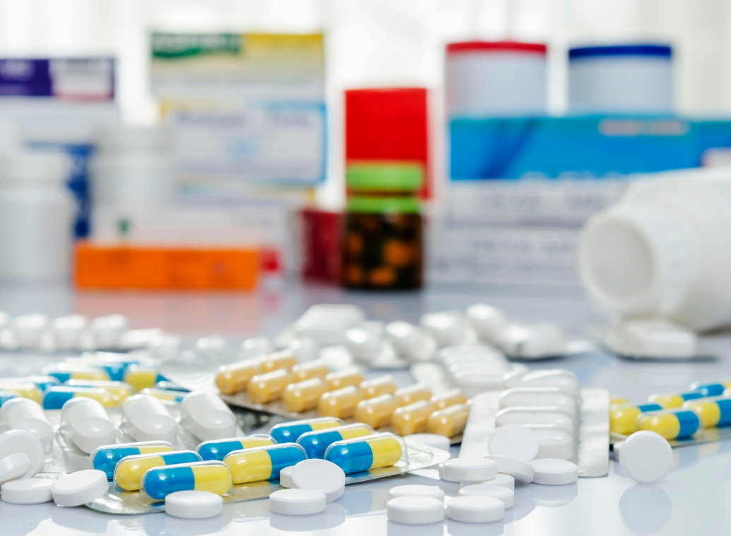 Antibiotiques : les effets secondaires à connaître pour protéger votre santé