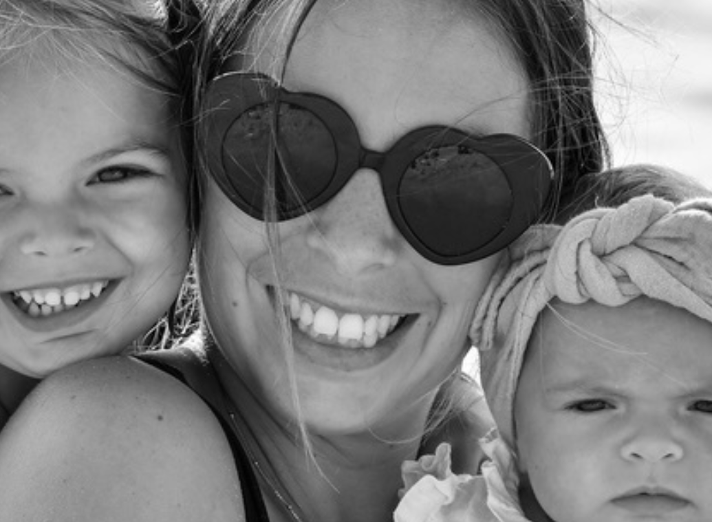 Être maman avec une maladie neuromusculaire : le parcours de Justine entre défis, adaptations et engagement