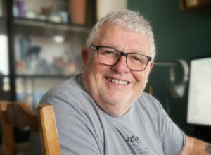 “Je passais mes nuits à danser seul dans le salon” : @Phildu témoigne du syndrome des jambes sans repos