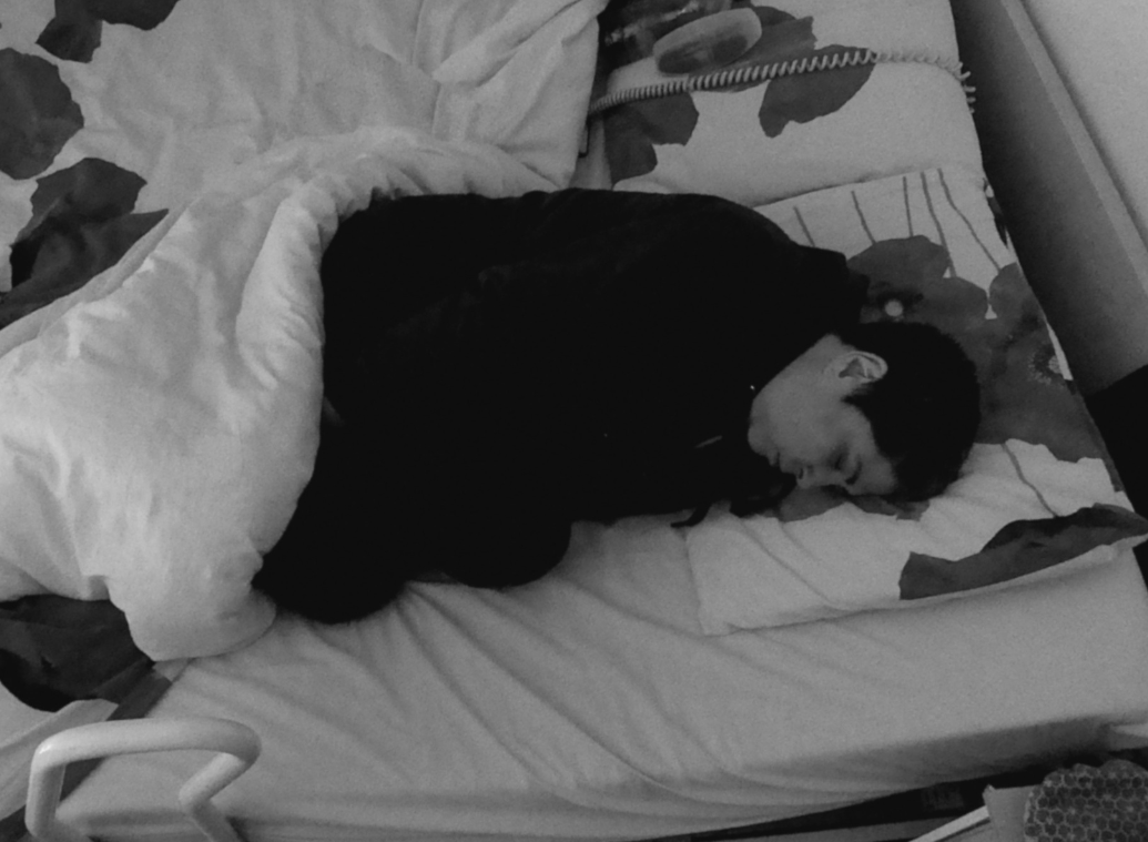 Vivre avec l’encéphalomyélite myalgique très sévère : le témoignage d’Hélène